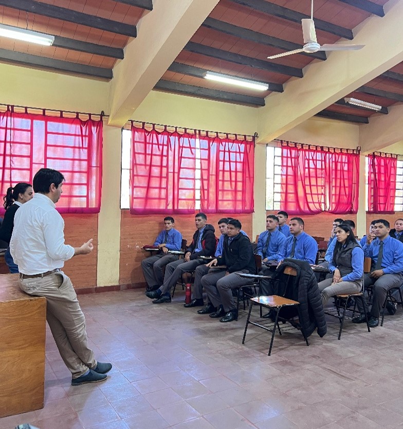 Visita de Automaq a la Escuela Agromecánica de Caacupé